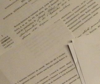 Documents papier riches de renseignements....